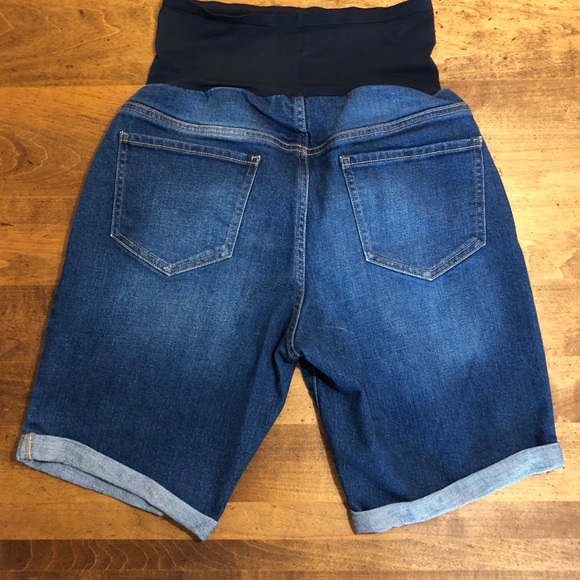 Old Navy Full Panel Jean Shorts SZ 6 9 inch Inseam - Picture 4 of 7